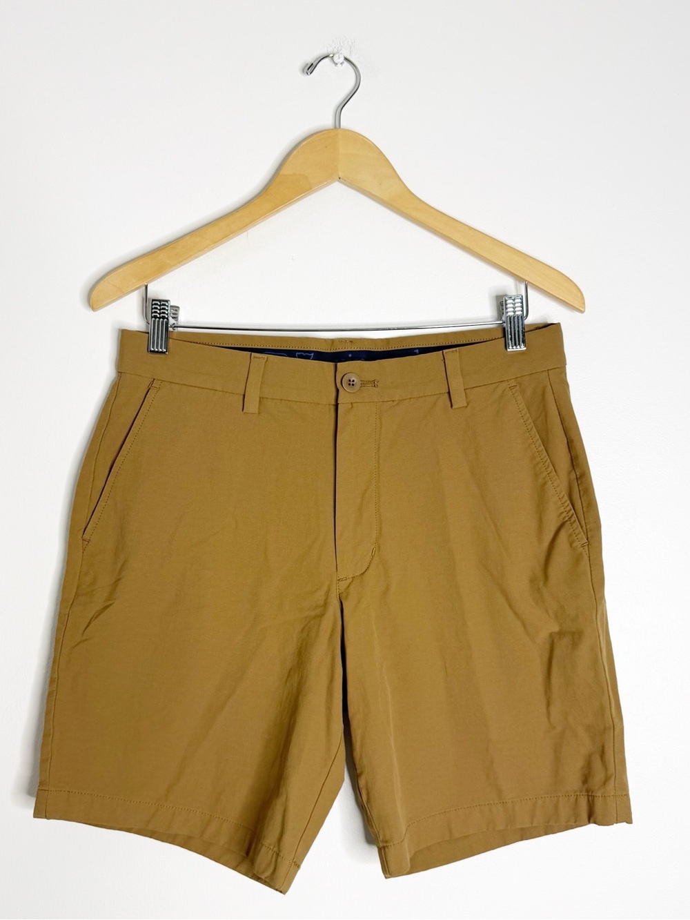 Vineyard Vines Performance Shorts Men’s Size 30 Tan Khaki 8” Inseam